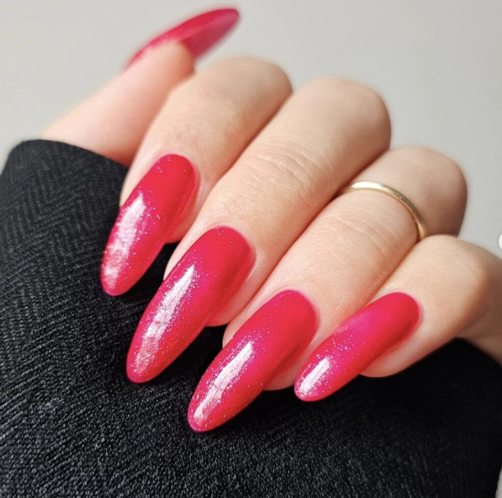 Red Nails - Mob Wife Aesthetic 